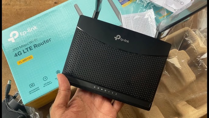 مودم tp-link mr100 در کف دست